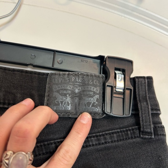 Levis classic straight black stretch womans Jeans - Picture 5 of 8